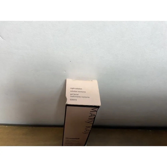 Mary Kay TimeWise Night Solution 1 fl oz Dry to Oily Skin 026919 New in Box - Picture 2 of 9